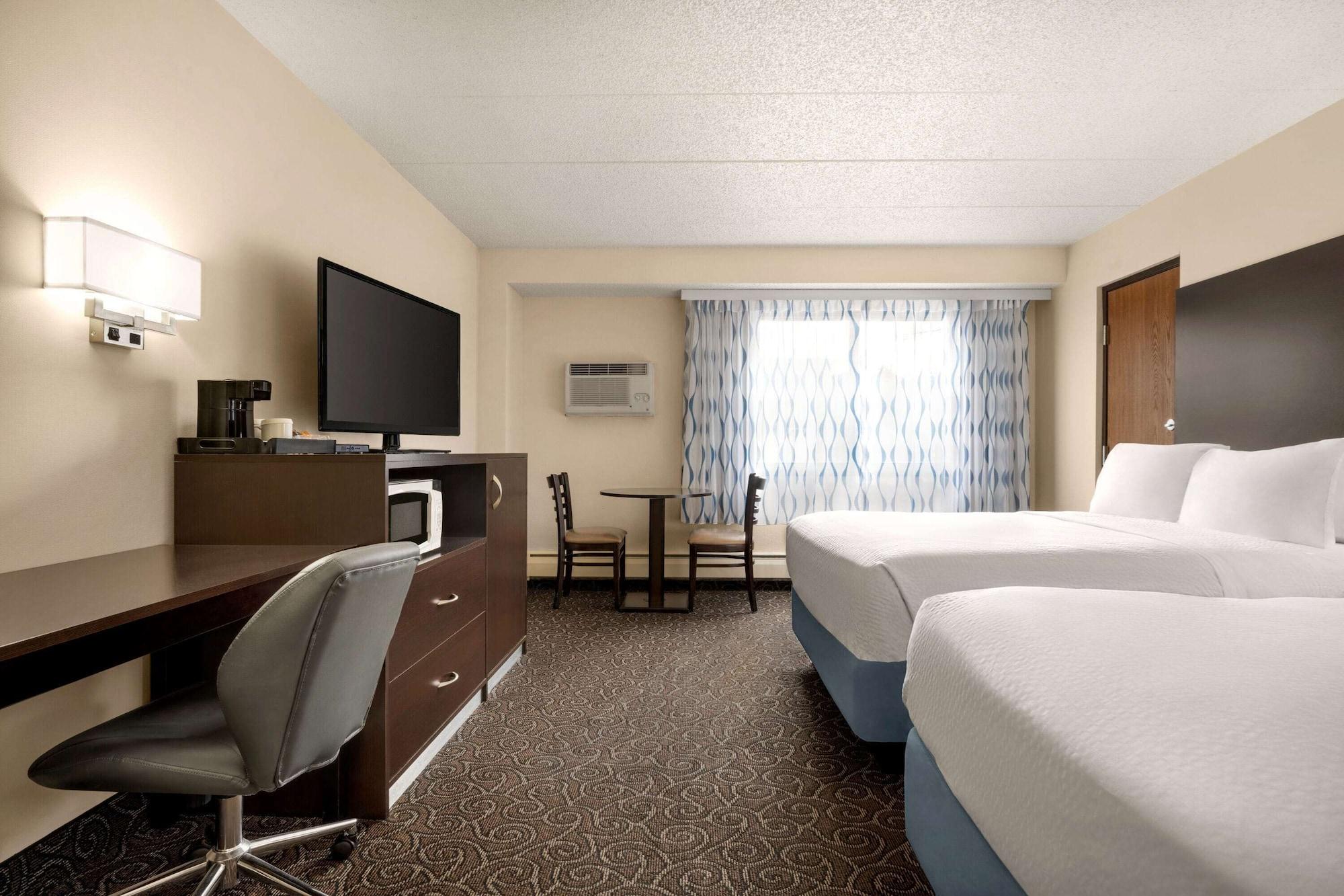 Days Inn By Wyndham Fort Collins Exterior photo